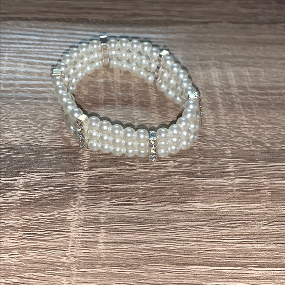 cute pearl bracelet